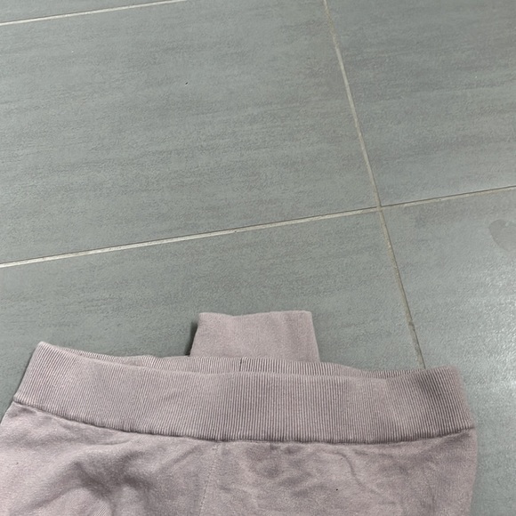 Aritzia joggers. Wilfred brand. Light purple/grey color - Picture 2 of 4